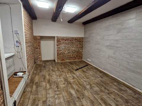комерційна за адресою Гетьмана Петра Дорошенка вул. (Жовтнева), 67