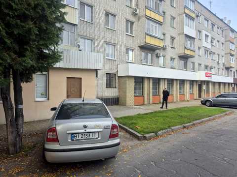 комерційна за адресою Майора Пугача вул. (Ватутіна), 3