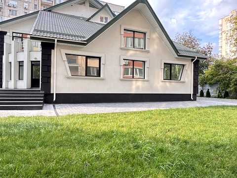 коммерческая по адресу Подільська ул., 12