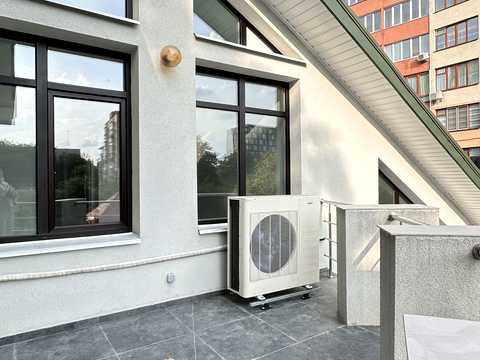 коммерческая по адресу Подільська ул., 12
