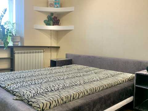 квартира за адресою Ревуцького вул., 42-Б