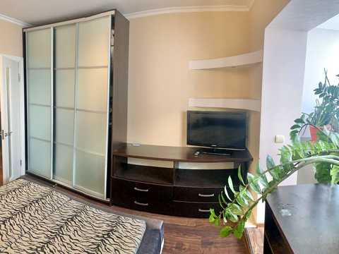 квартира за адресою Ревуцького вул., 42-Б