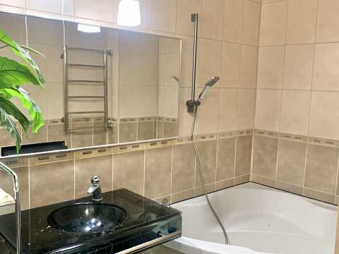 квартира за адресою Ревуцького вул., 42-Б
