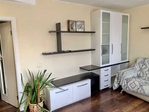 квартира за адресою Ревуцького вул., 42-Б