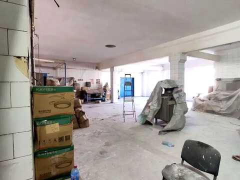 комерційна за адресою Центральна, 16