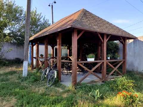 комерційна за адресою Центральна, 16