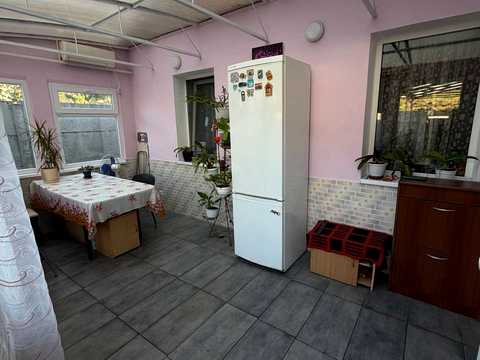 будинок за адресою Азовсталі вул., 42/2