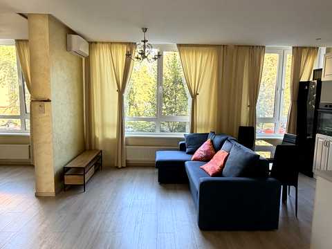 квартира за адресою Салютна вул., 2к2