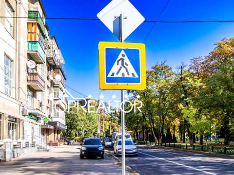 комерційна за адресою Незалежності просп. (Правди), 7 (п1-п9)