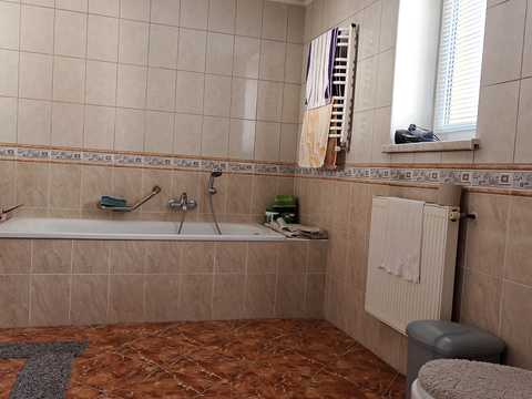 будинок за адресою Відродження України вул., 75