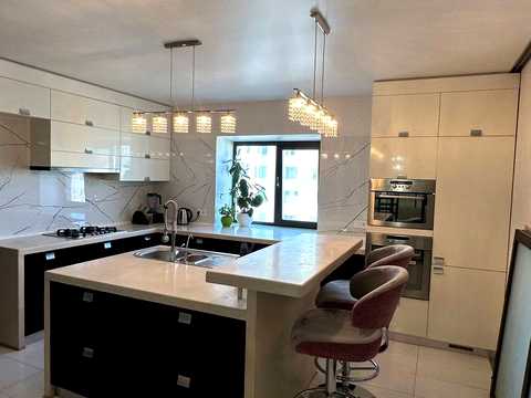 квартира по адресу Степана Бандери ул., 7