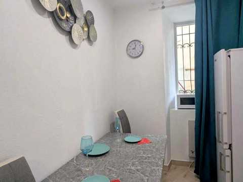квартира за адресою Хотинська вул., 7