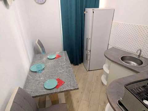 квартира за адресою Хотинська вул., 7
