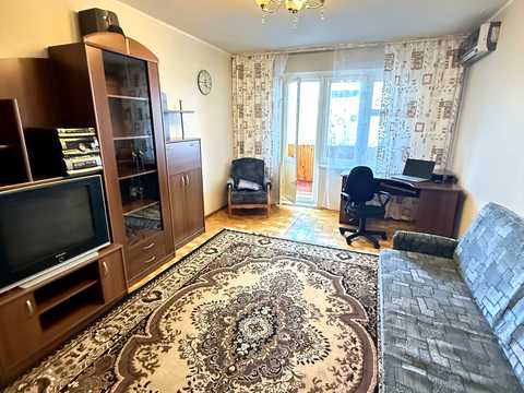квартира за адресою Академіка Єфремова вул. (Командарма Уборевича), 27