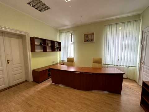 комерційна за адресою Львів, Софії Яблонської вул. (), 9