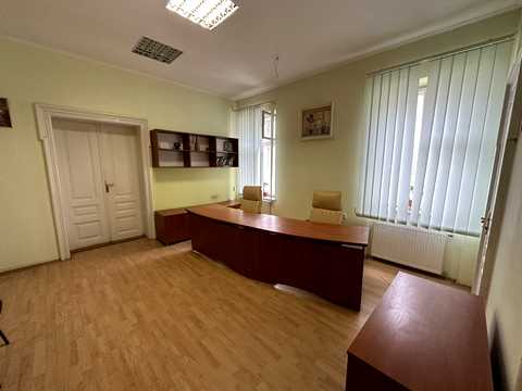 комерційна за адресою Львів, Софії Яблонської вул. (), 9