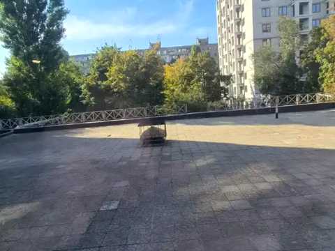 комерційна за адресою Слобожанський просп. (ім. газети Правда), 73