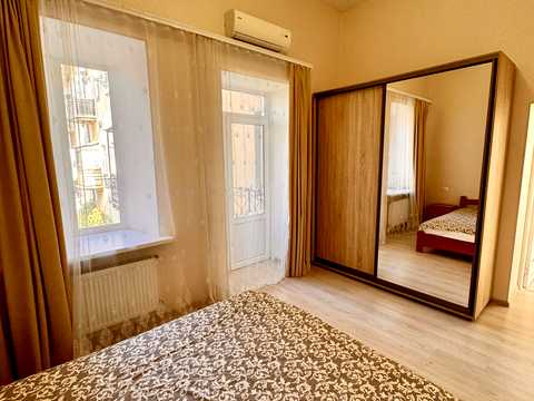 квартира за адресою Базарна вул., 32