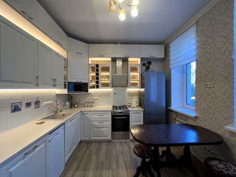 квартира за адресою Братська вул., 10