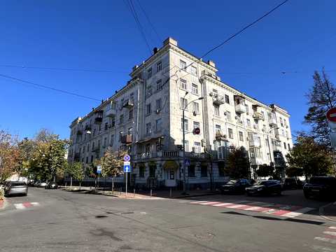 квартира за адресою Братська вул., 10