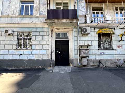 квартира за адресою Братська вул., 10