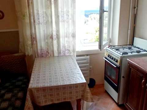 квартира за адресою Богатирська вул., 10