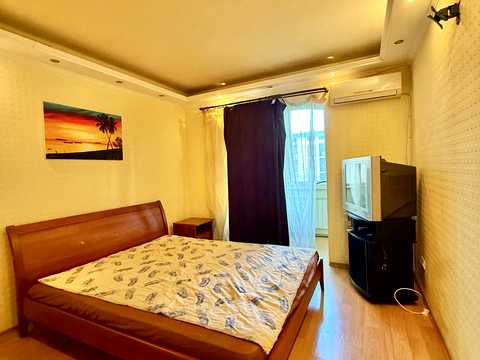 квартира за адресою Пантелеймона Куліша вул. (Челябінська), 1