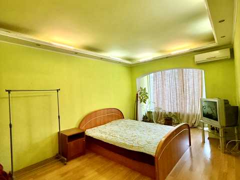 квартира за адресою Пантелеймона Куліша вул. (Челябінська), 1