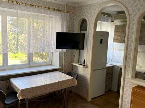 квартира за адресою Стратегічне шосе (Науки), 11