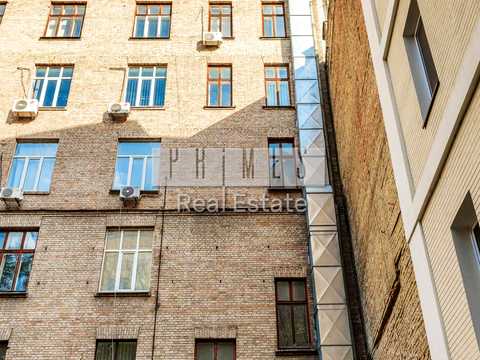 комерційна за адресою Музейний пров., 2