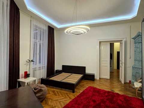 квартира за адресою Академіка Богомольця вул., 10