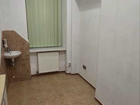 комерційна за адресою Митрополита Андрея вул., 32