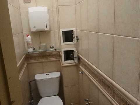 комерційна за адресою Митрополита Андрея вул., 32