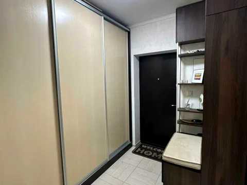 квартира за адресою Сім'ї Кульженків вул. (Петра Дегтяренка), 31-Б