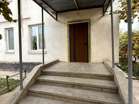 квартира по адресу Молодіжна, 25