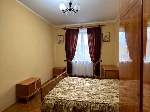 квартира по адресу Молодіжна, 25