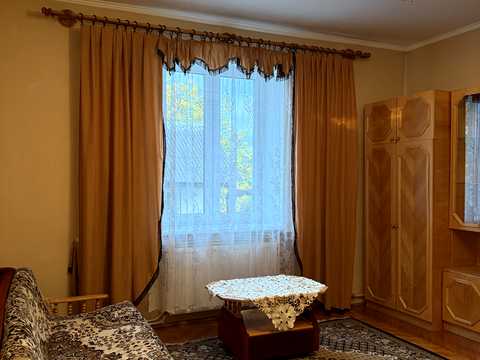 квартира по адресу Молодіжна, 25