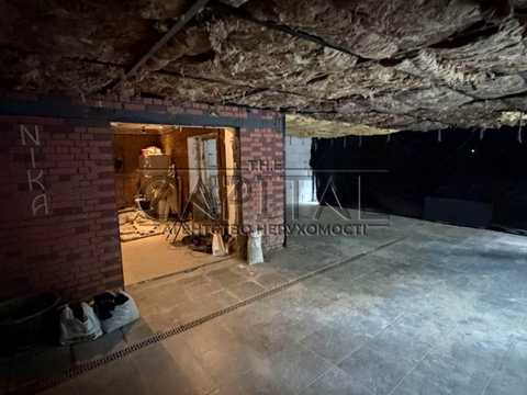 комерційна за адресою Німанська вул., 2
