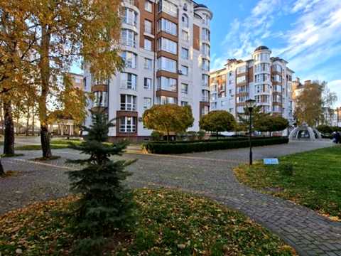комерційна за адресою Двірська, 2