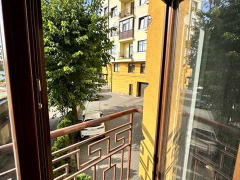 комерційна за адресою Личаківська вул. (), 33-А