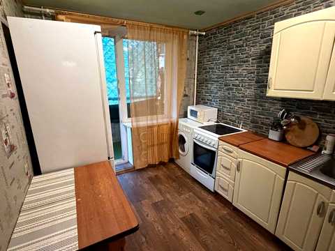 квартира за адресою Тополина вул., 18