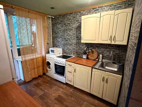 квартира за адресою Тополина вул., 18