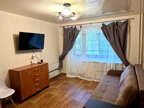 квартира за адресою Тополина вул., 18