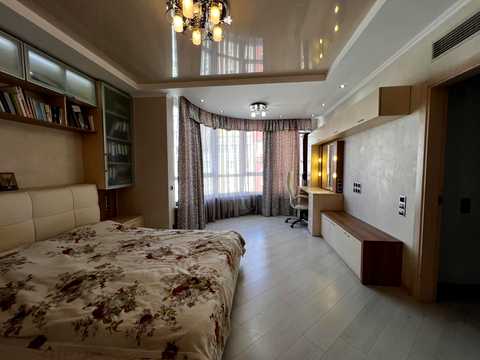квартира за адресою Василя Симоненка вул., 5