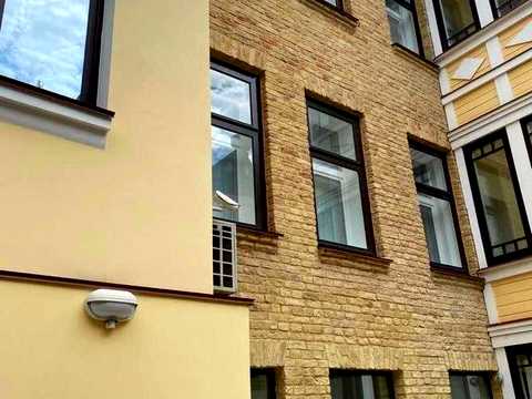 комерційна за адресою Кудрявська вул., 9