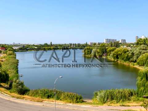коммерческая по адресу Радужная ул., 1