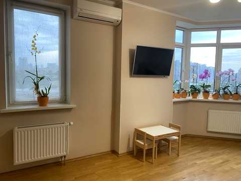 квартира за адресою Феодосійська вул., 3-В