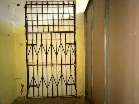 комерційна за адресою Кропивницького вул., 80