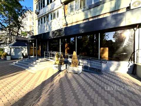 комерційна за адресою Русанівський бульв., 1