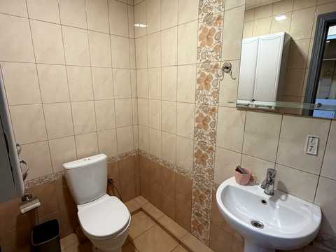 комерційна за адресою Євгена Котляра вул. (Червоноармійська), 6